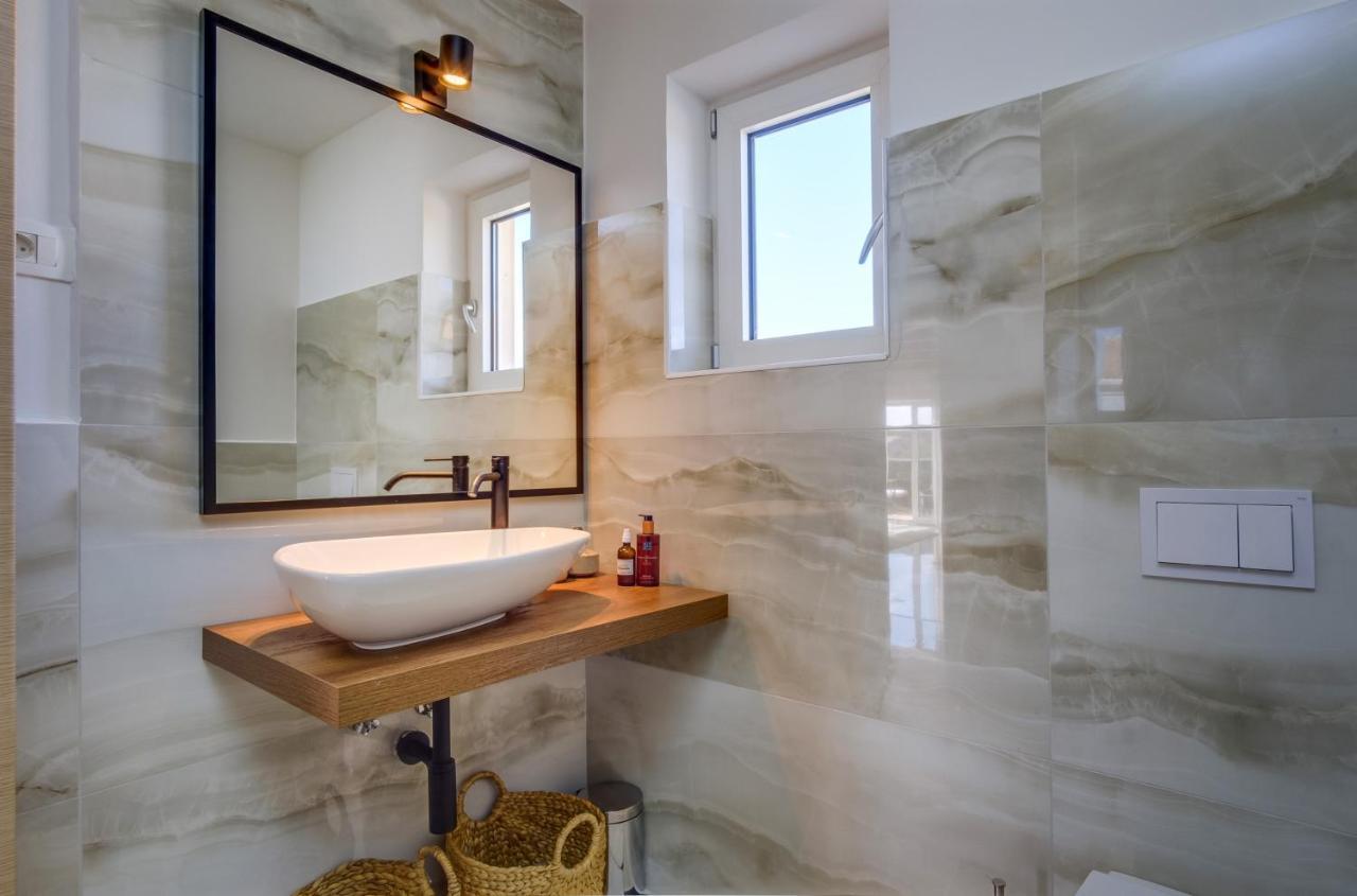 Lucica 360 Sea View Suite Nerezine Exterior photo